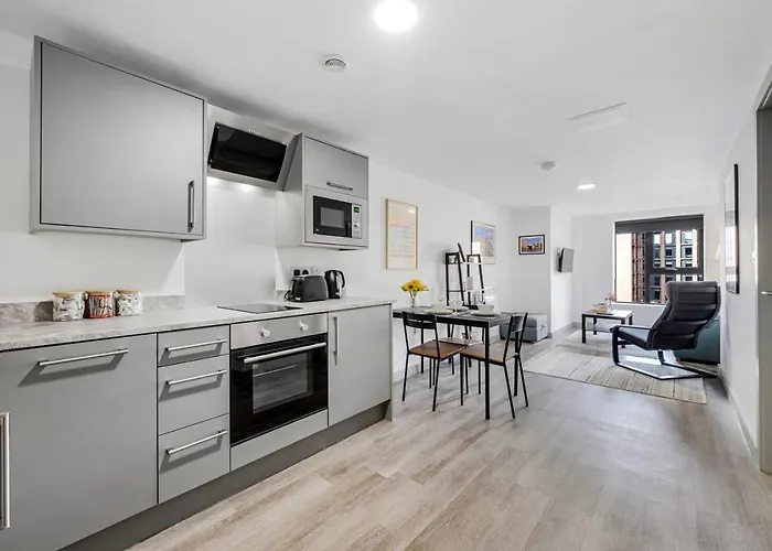 Host & Stay - The Roscoe Nest